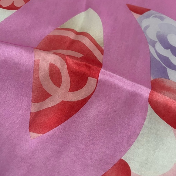 ✨RARE✨ Chanel Silk Scarf - Picture 5 of 5